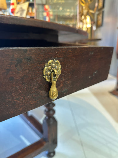 Large 18th Century English Oak Gate Leg Table