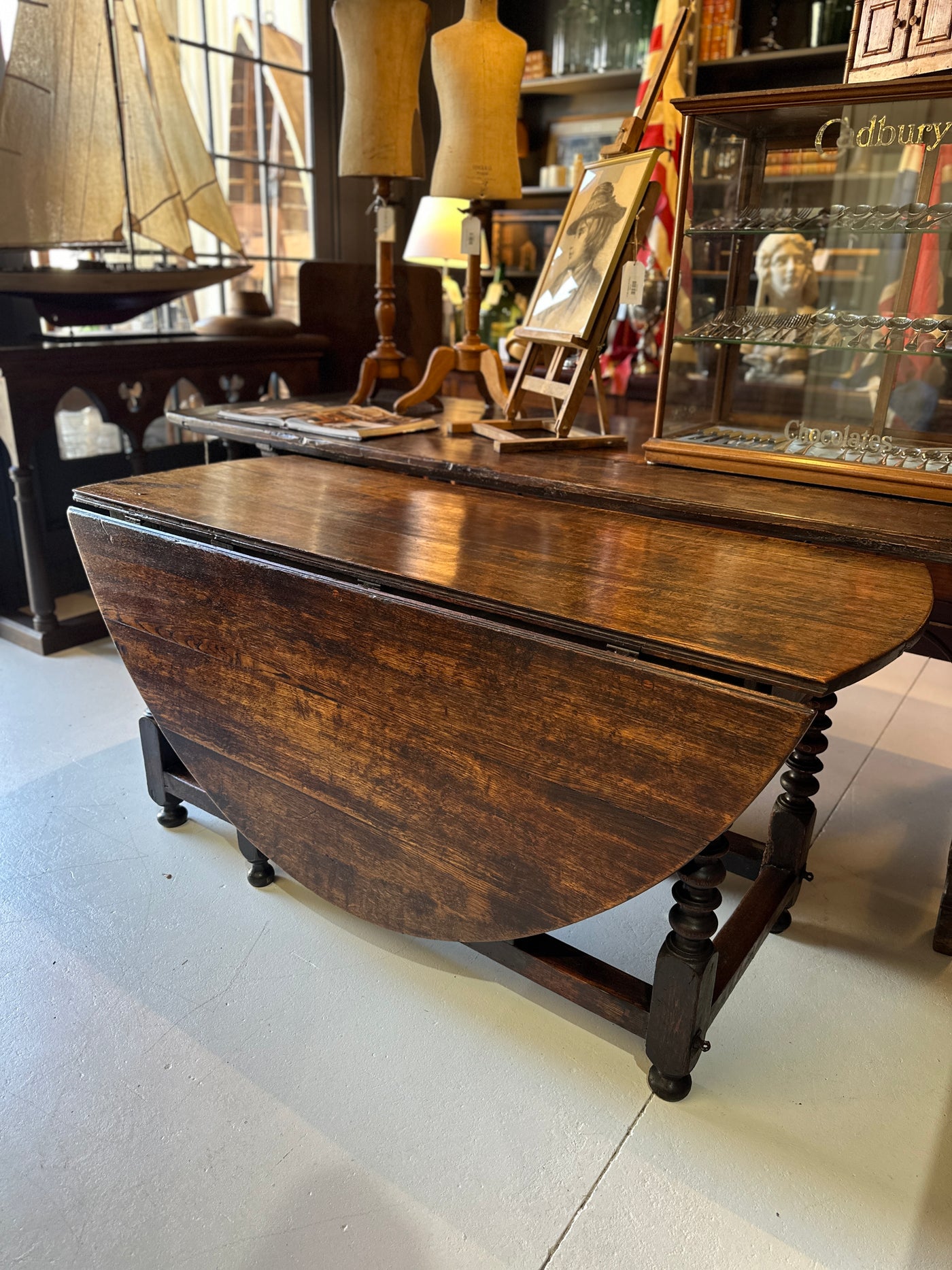 Large 18th Century English Oak Gate Leg Table
