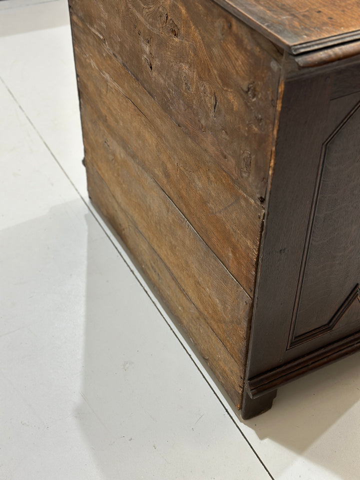 17th Century English Oak Chest Of Drawers