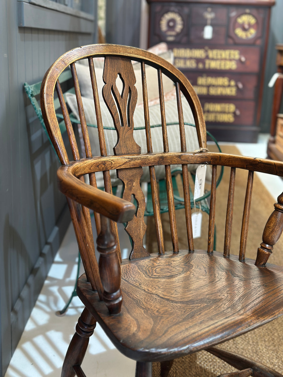 Early 19th Century Elm Windsor Chair