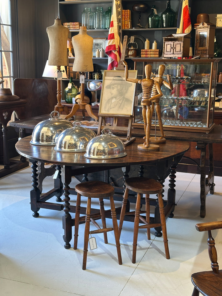 Large 18th Century English Oak Gate Leg Table