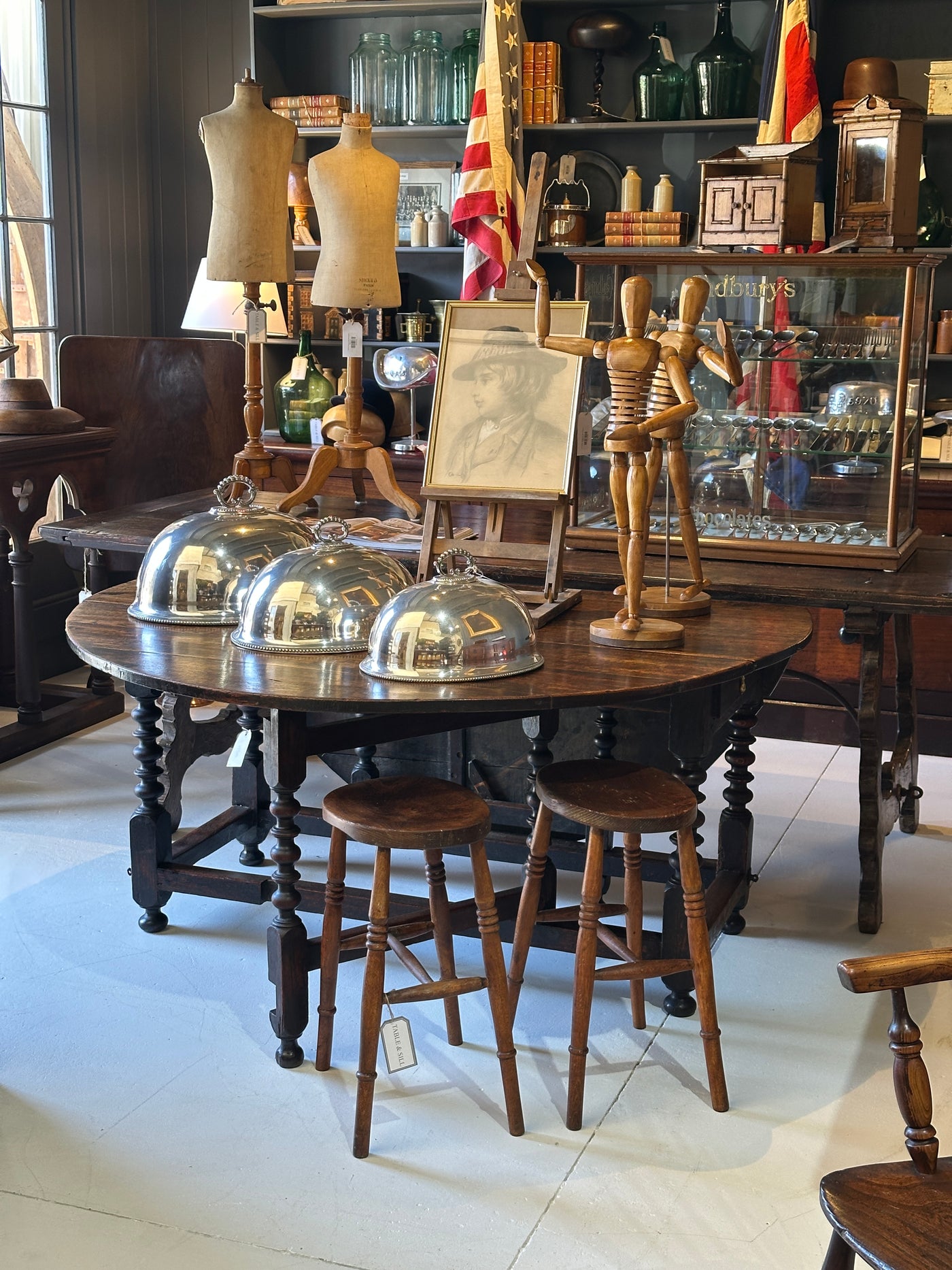 Large 18th Century English Oak Gate Leg Table