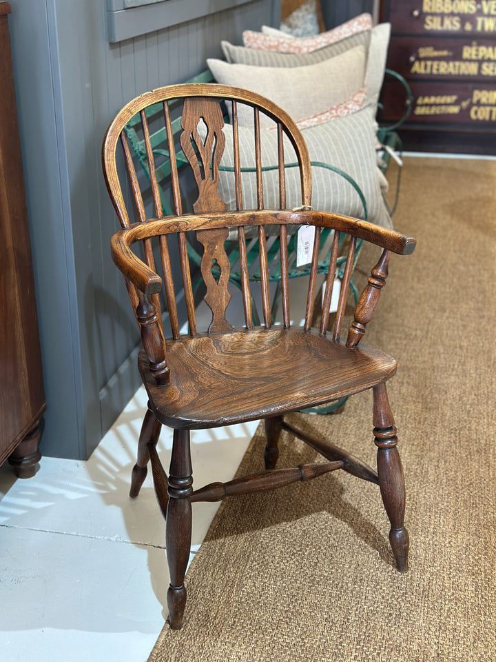 Early 19th Century Elm Windsor Chair