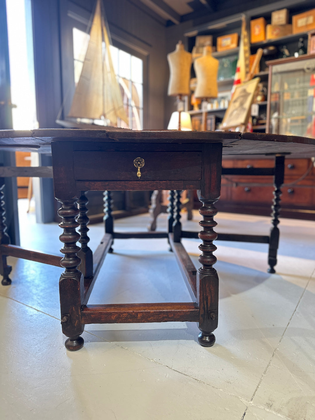 Large 18th Century English Oak Gate Leg Table