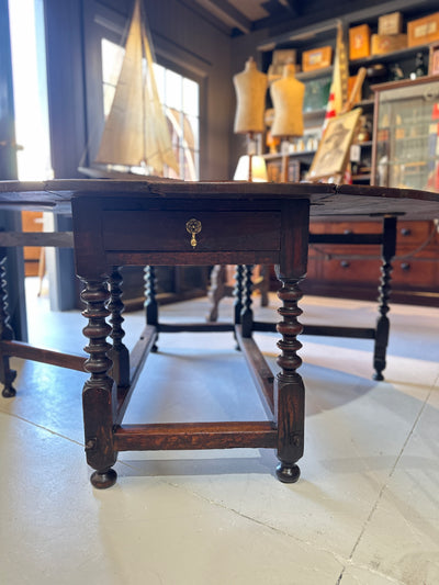 Large 18th Century English Oak Gate Leg Table